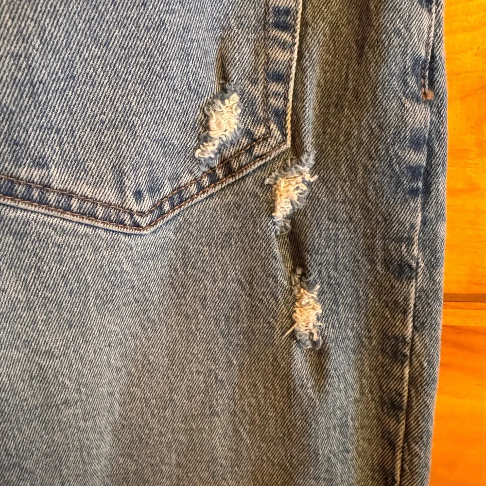 Abercrombie & Fitch Dad High Rise Light Blue Distressed Straight Leg Jeans long - Picture 4 of 4